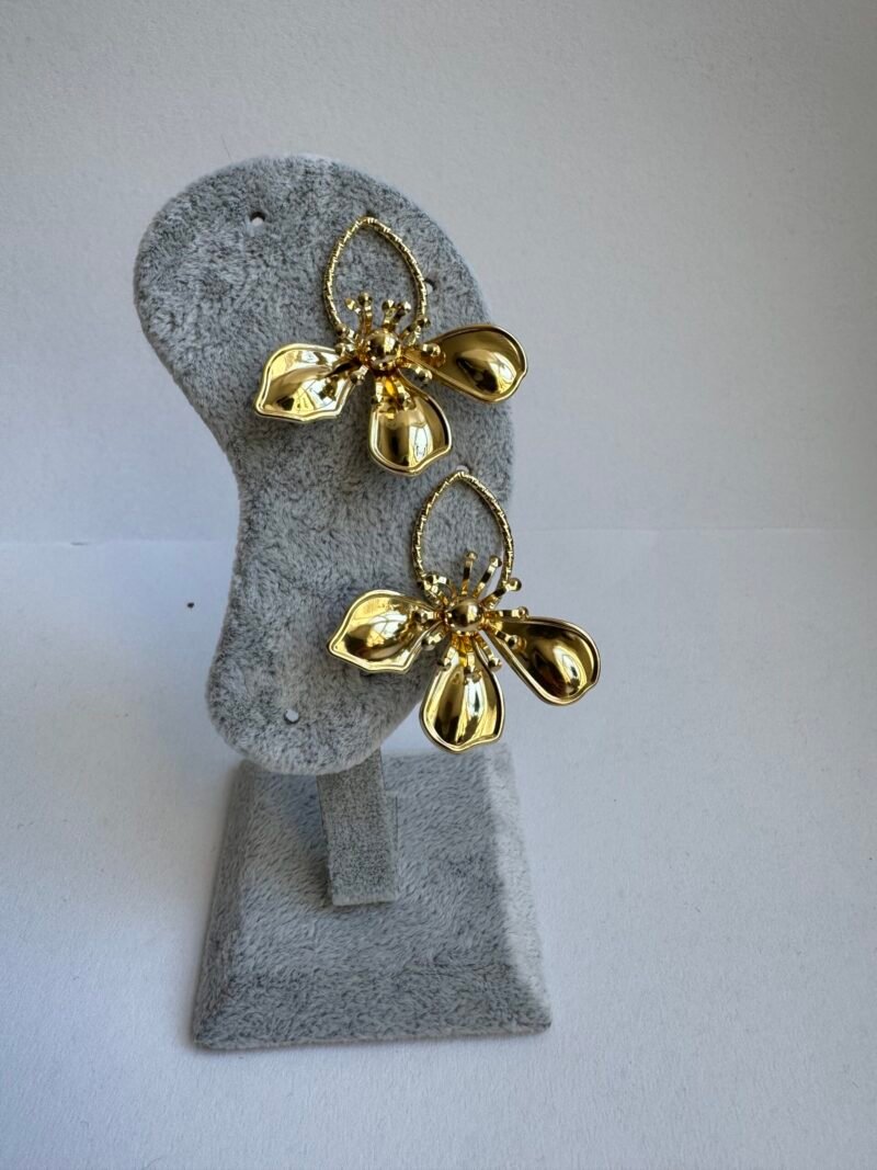 ÇELİK ÇİÇEK MODEL KÜPE